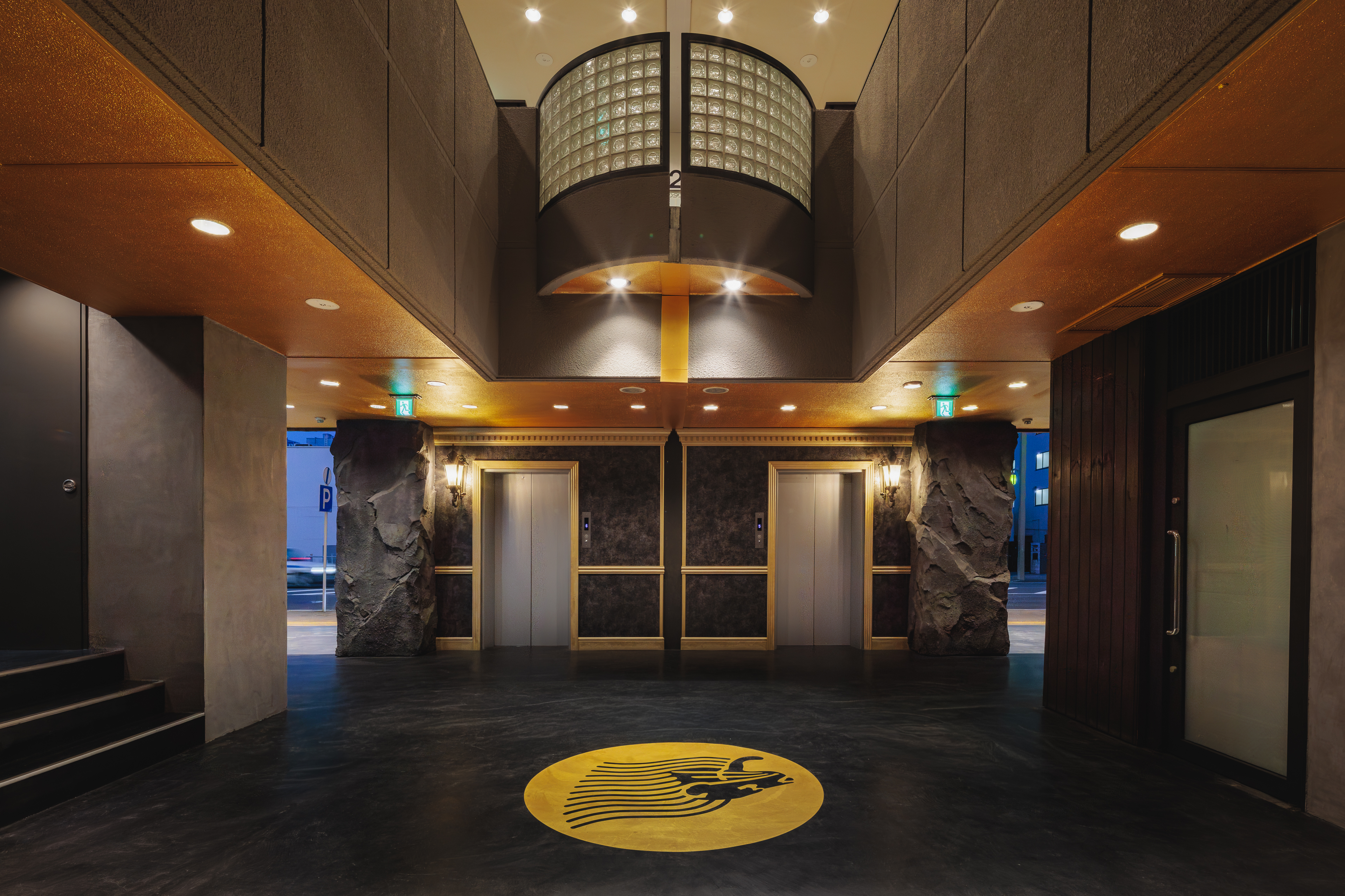 ライオンタワー新潟 古町バス停徒歩5分